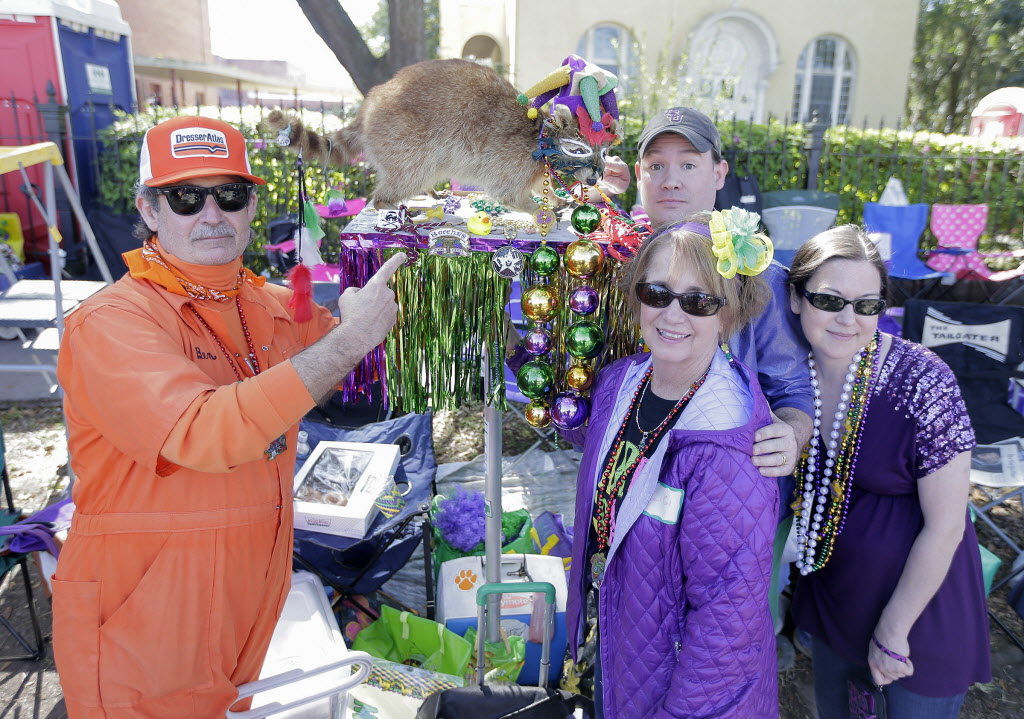 Krewe of Mid-City 2017 rolls in New Orleans: See Mardi Gras parade photos